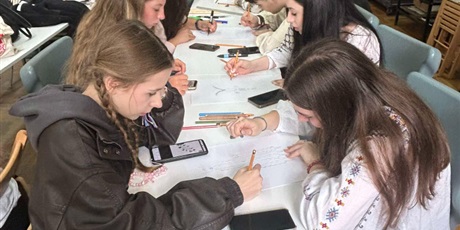 Powiększ grafikę: akredytacja-erasmus-wizyta-naszej-partnerskiej-szkoly-colegiul-national-mircea-cel-batran-z-rumunii-611926.jpg