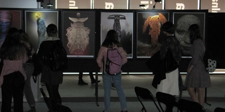 Powiększ grafikę: beksinski-multimedia-exhibition-human-condition-207194.jpg