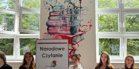 Powiększ grafikę: Narodowe Czytanie w XIX LO⚘️