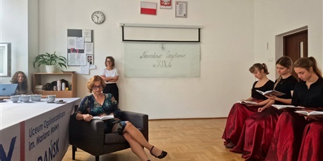 Powiększ grafikę: Narodowe Czytanie w XIX LO⚘️
