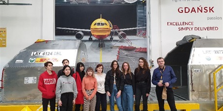 Współpraca z Fundacją Inspirujące Przykłady- z wizytą w DHL oraz Gdańskim Porcie Lotniczym